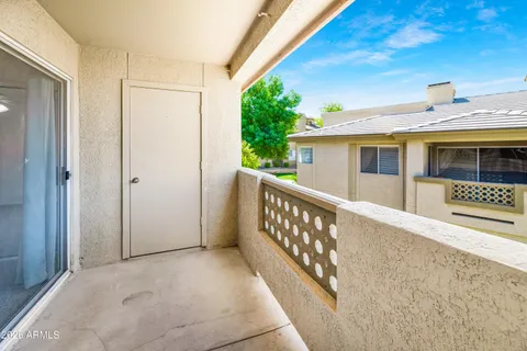 $289,000 | 1880 East Morten Avenue, Unit 223, Phoenix, AZ 85020