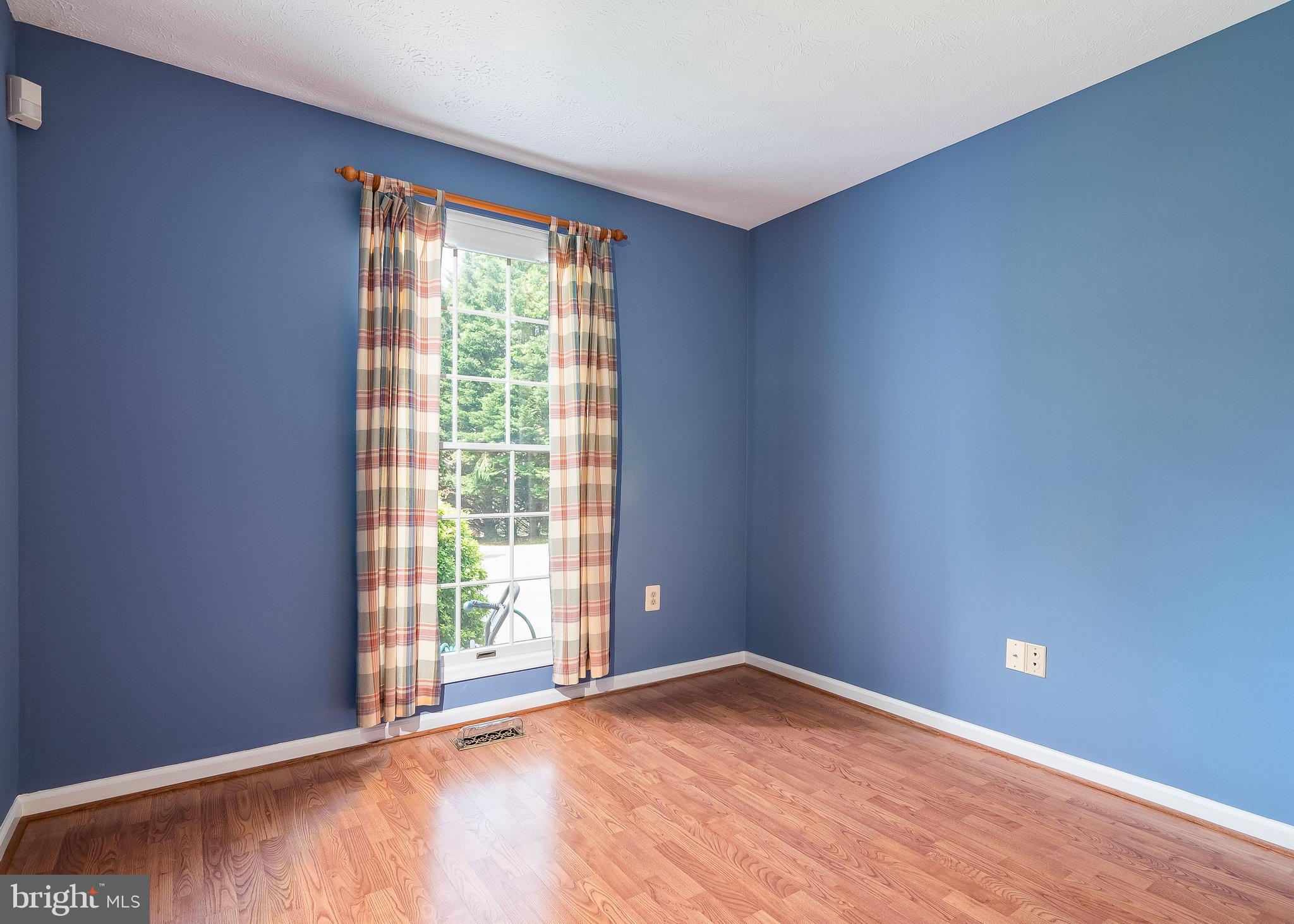 10464 Stansfield Road Laurel, MD 20723 - Photo 16 of 51 Main level den