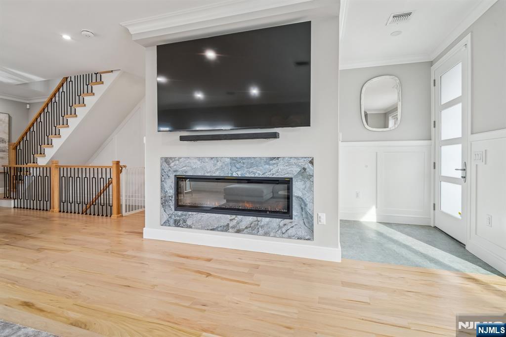 305 8th Street, Unit 2 Fairview, NJ 07022 - Photo 3 of 30