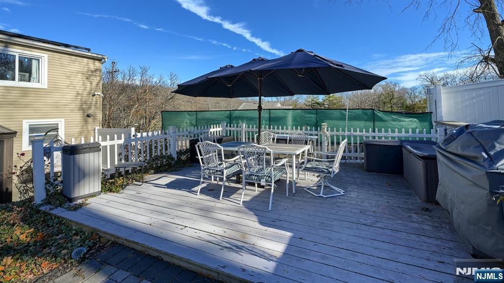 224 Pompton Road Haledon, NJ 07508 - Photo 30 of 34 a outdoor view with a sitting space