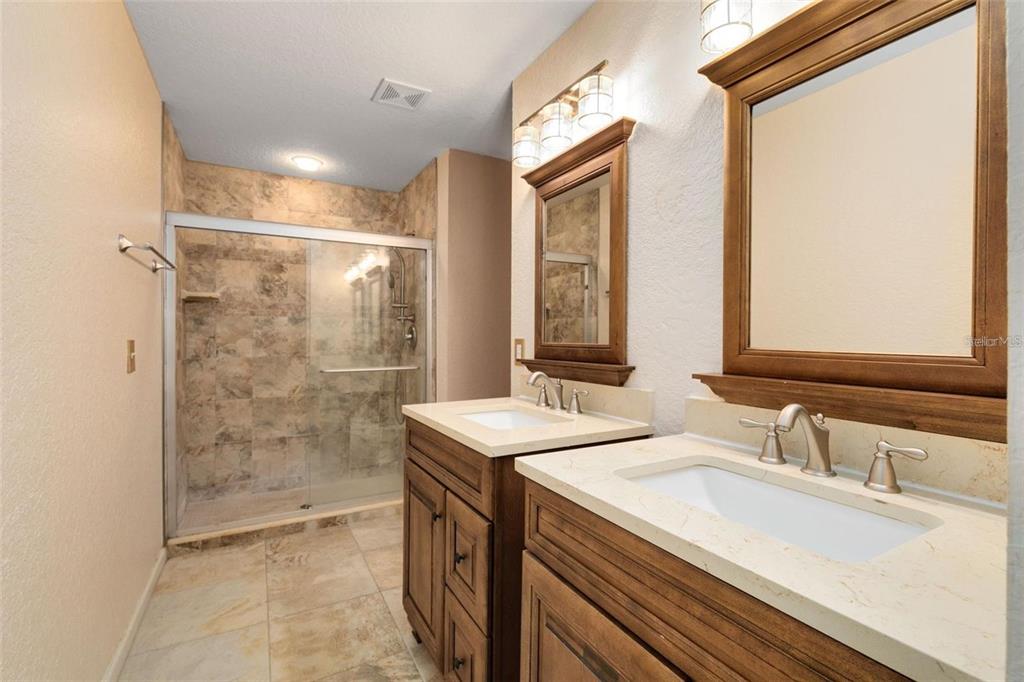 1321 Falling Star Lane Orlando, FL 32828 - Photo 19 of 37