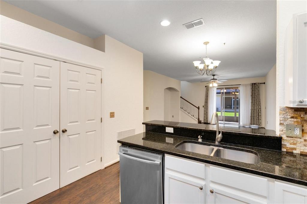 1321 Falling Star Lane Orlando, FL 32828 - Photo 10 of 37