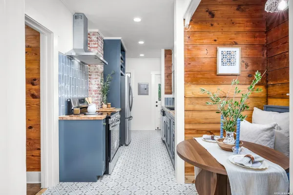 $238,500 | 515 East Mountain Street, Seguin, TX 78155