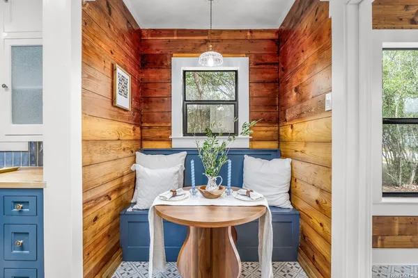 $238,500 | 515 East Mountain Street, Seguin, TX 78155