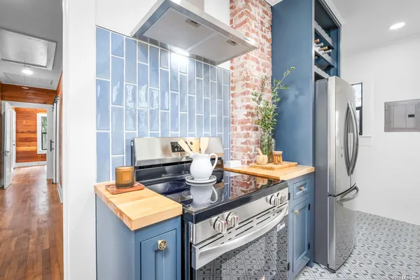 $238,500 | 515 East Mountain Street, Seguin, TX 78155