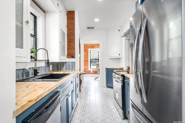 $238,500 | 515 East Mountain Street, Seguin, TX 78155