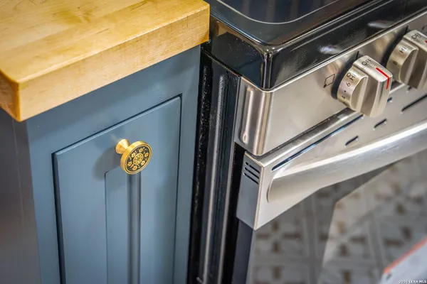 $238,500 | 515 East Mountain Street, Seguin, TX 78155