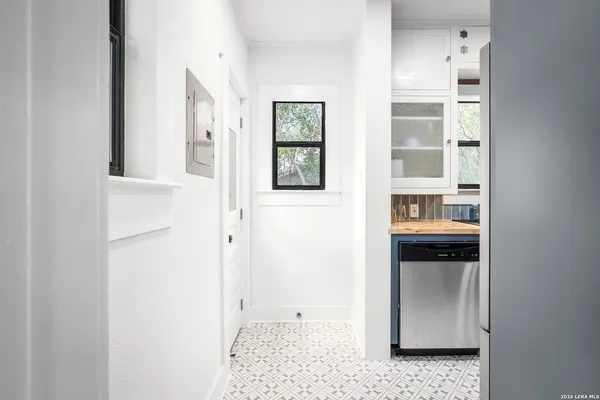 $238,500 | 515 East Mountain Street, Seguin, TX 78155