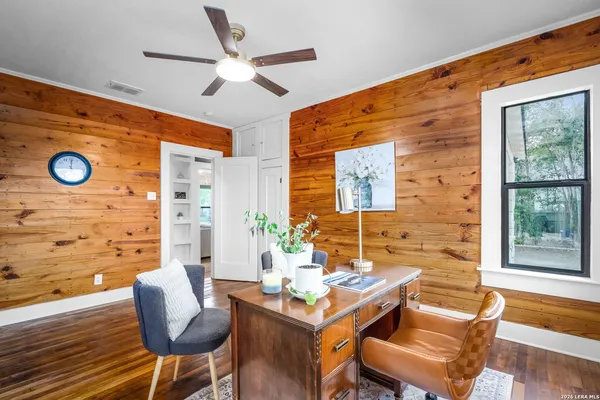 $238,500 | 515 East Mountain Street, Seguin, TX 78155