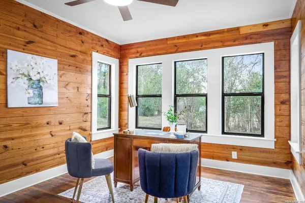 $238,500 | 515 East Mountain Street, Seguin, TX 78155