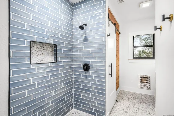 $238,500 | 515 East Mountain Street, Seguin, TX 78155