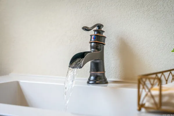 $238,500 | 515 East Mountain Street, Seguin, TX 78155