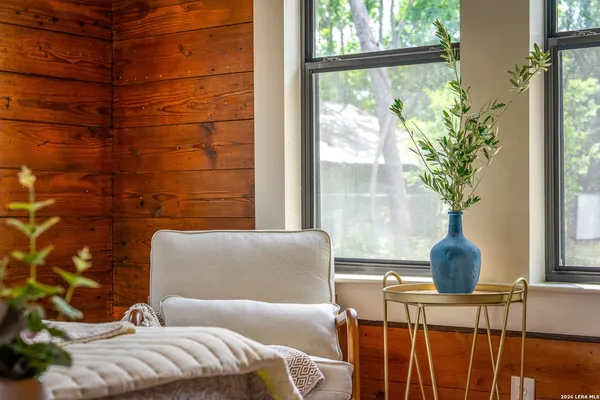 $238,500 | 515 East Mountain Street, Seguin, TX 78155