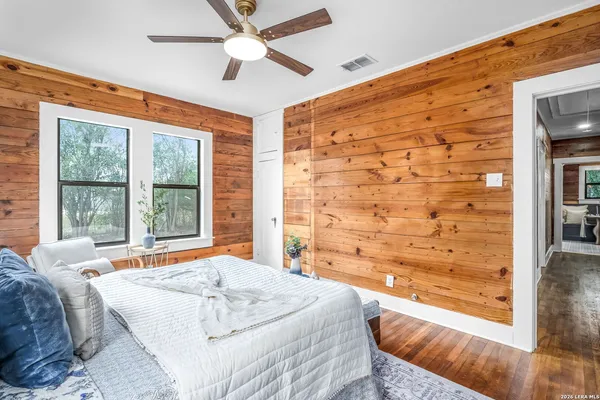 $238,500 | 515 East Mountain Street, Seguin, TX 78155