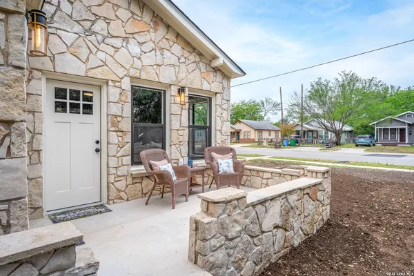 $238,500 | 515 East Mountain Street, Seguin, TX 78155
