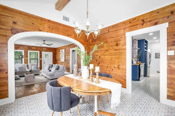 $238,500 | 515 East Mountain Street, Seguin, TX 78155