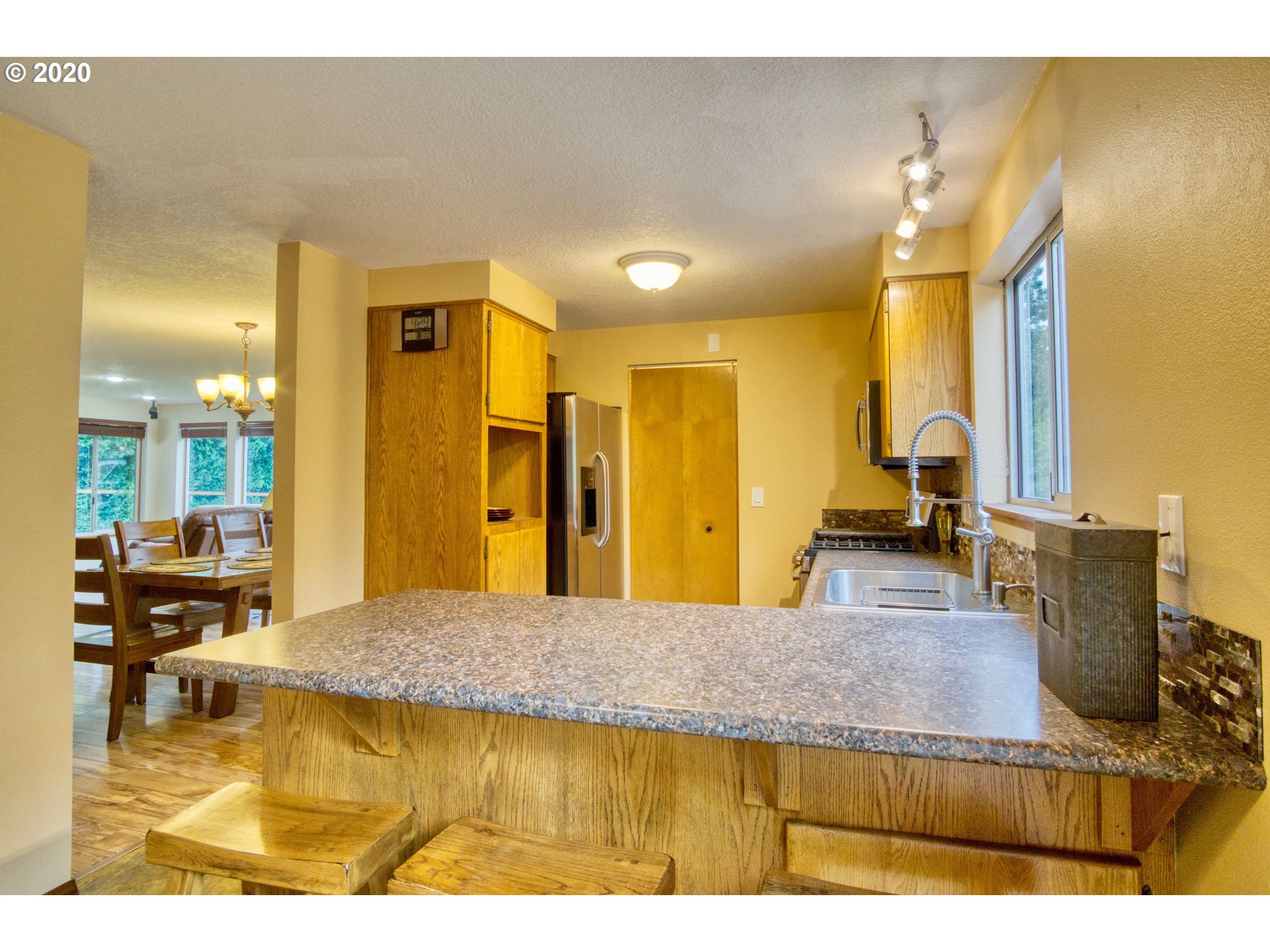 1361 Tucker Road Hood River, OR 97031 - Photo 8 of 19