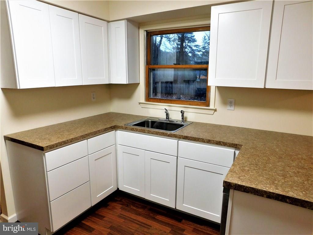 852 Patterson Road Jackson, NJ 08527 - Photo 11 of 27