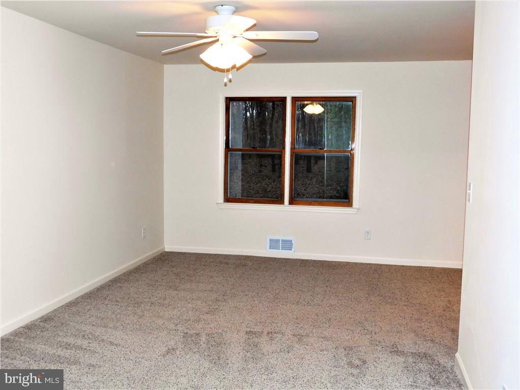 852 Patterson Road Jackson, NJ 08527 - Photo 4 of 27