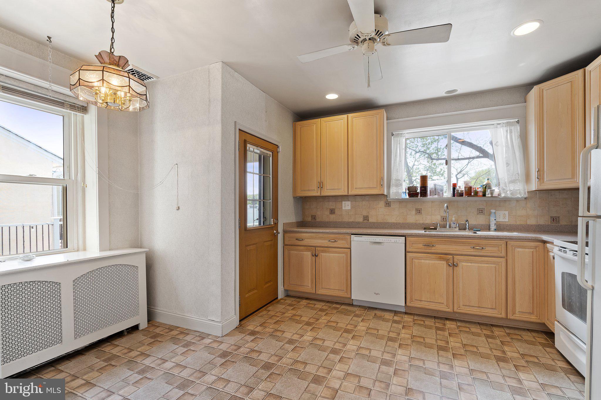 415 Spring Road Havertown, PA 19083 - Photo 11 of 28