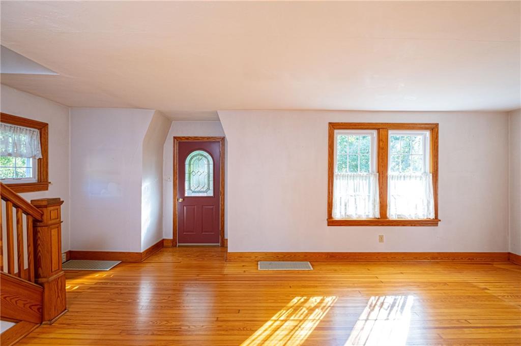 1531 Washington Road Apollo, PA 15613 - Photo 10 of 25 Front entry and living room, tons of natural light!