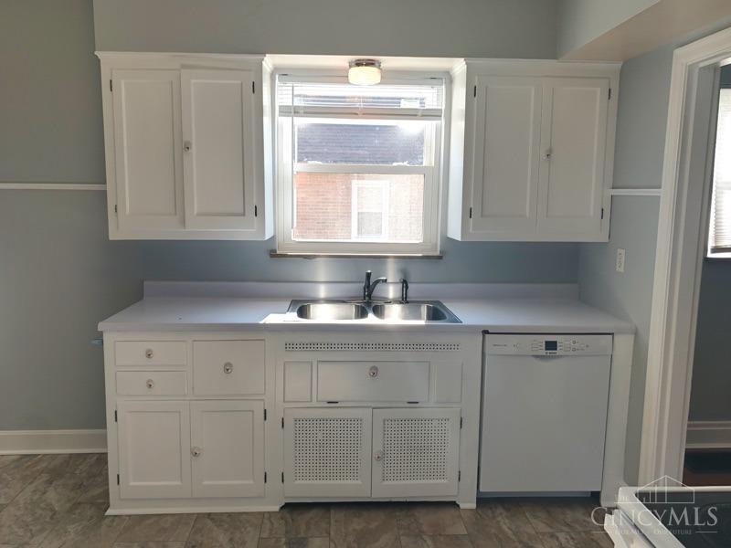 3954 School Section Road Cincinnati, OH 45211 - Photo 10 of 22