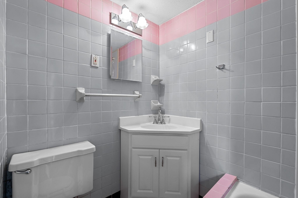 22-24 Greenview Avenue Boston, MA 02130 - Photo 13 of 41