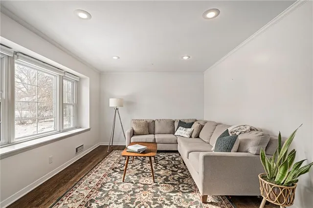 $350,000 | 7206 West 71st Terrace, Overland Park, KS 66204