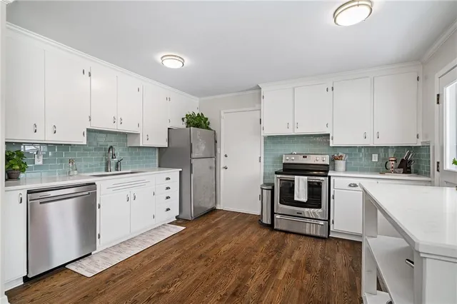 $350,000 | 7206 West 71st Terrace, Overland Park, KS 66204