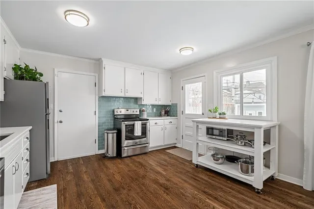 $350,000 | 7206 West 71st Terrace, Overland Park, KS 66204