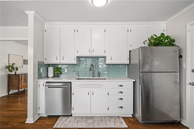 $350,000 | 7206 West 71st Terrace, Overland Park, KS 66204