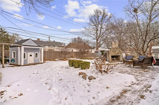 $350,000 | 7206 West 71st Terrace, Overland Park, KS 66204