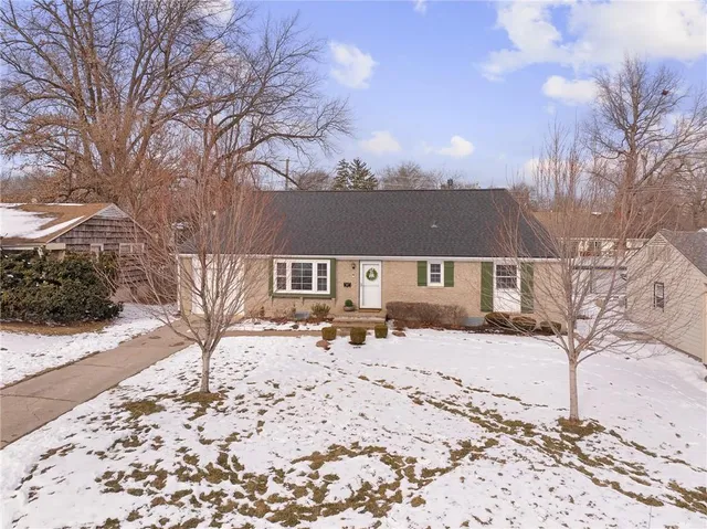 $350,000 | 7206 West 71st Terrace, Overland Park, KS 66204