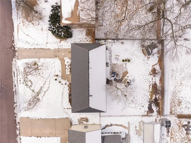 $350,000 | 7206 West 71st Terrace, Overland Park, KS 66204