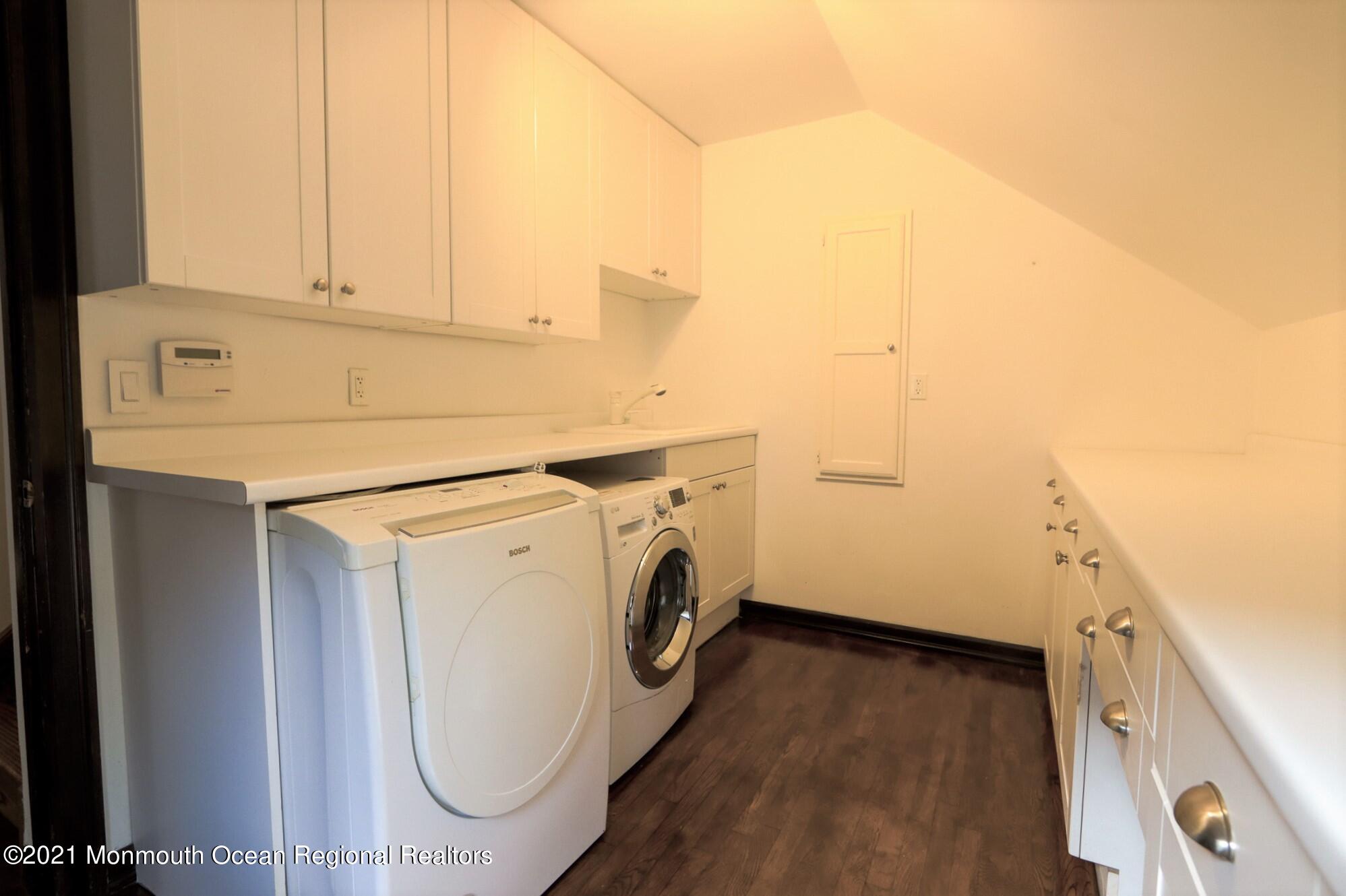 7 Perrine Circle Millstone Township, NJ 08535 - Photo 21 of 27 a utility room with dryer and washer