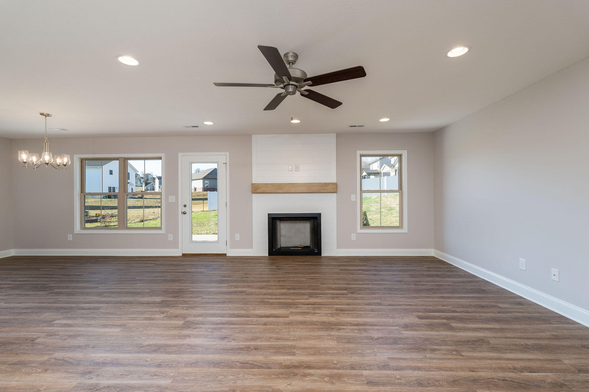 981 Riddle Ridge Jonesborough, TN 37659 - Photo 6 of 25 DSC03268-Edit