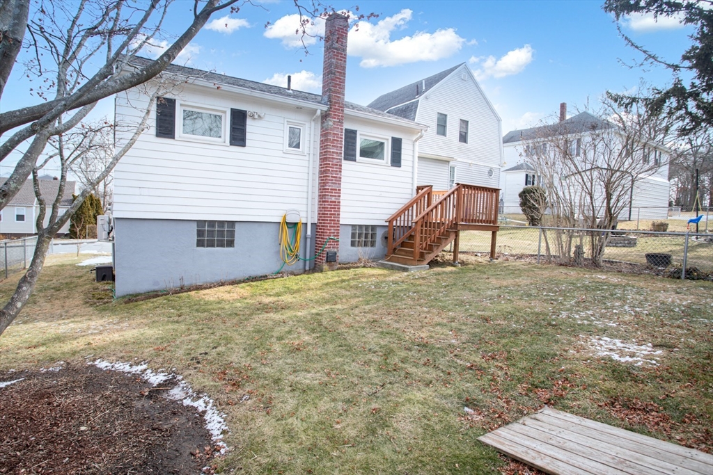 535 Jackson Street Fall River, MA 02721 - Photo 4 of 18