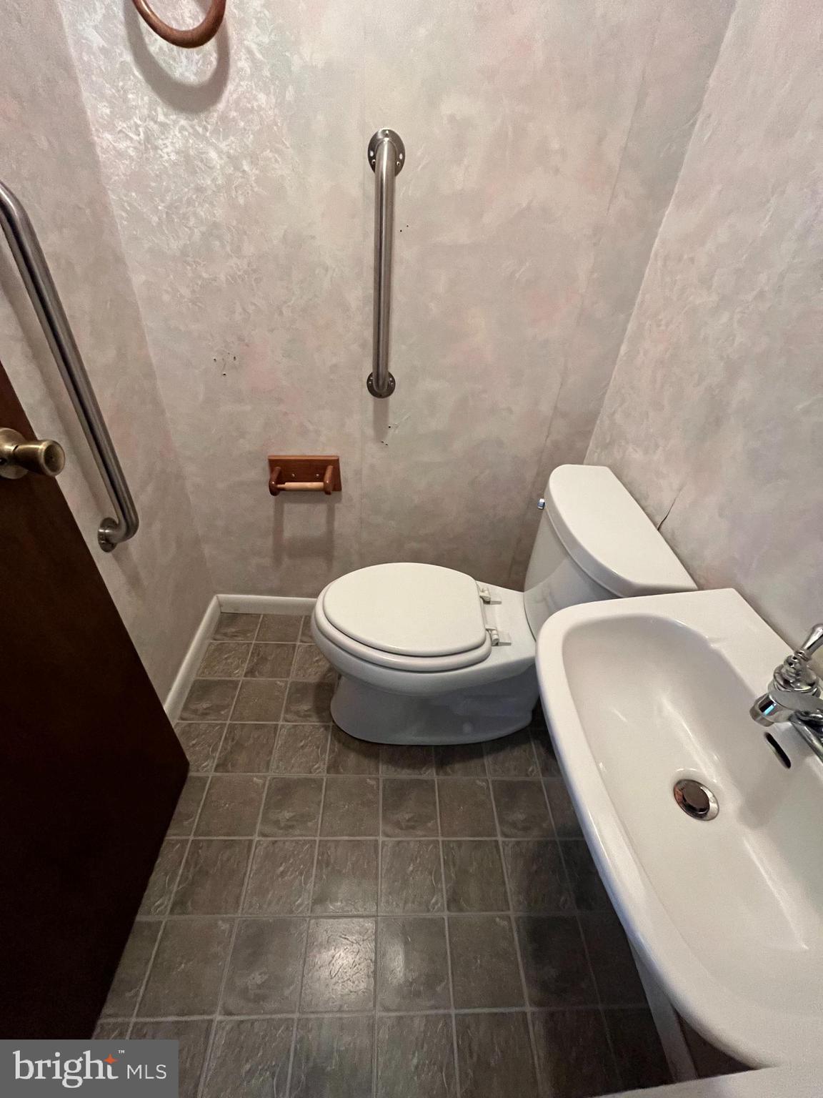3303 Ancona Road Philadelphia, PA 19154 - Photo 5 of 19 half bath