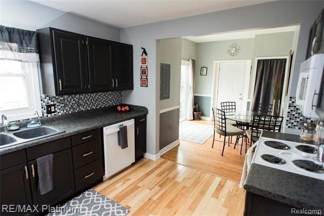307 Chilson Road Howell, MI 48843 - Photo 5 of 14 Kitchen
