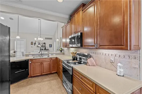 $425,000 | 11020 Charlotte Street, Kansas City, MO 64131