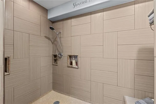 $425,000 | 11020 Charlotte Street, Kansas City, MO 64131