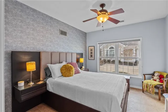 $425,000 | 11020 Charlotte Street, Kansas City, MO 64131