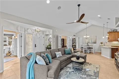 $425,000 | 11020 Charlotte Street, Kansas City, MO 64131