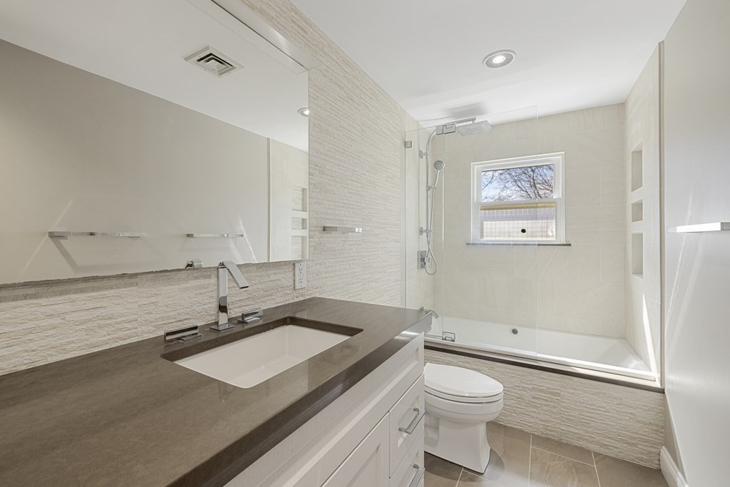 160 Ravenswood Road Waltham, MA 02453 - Photo 21 of 30