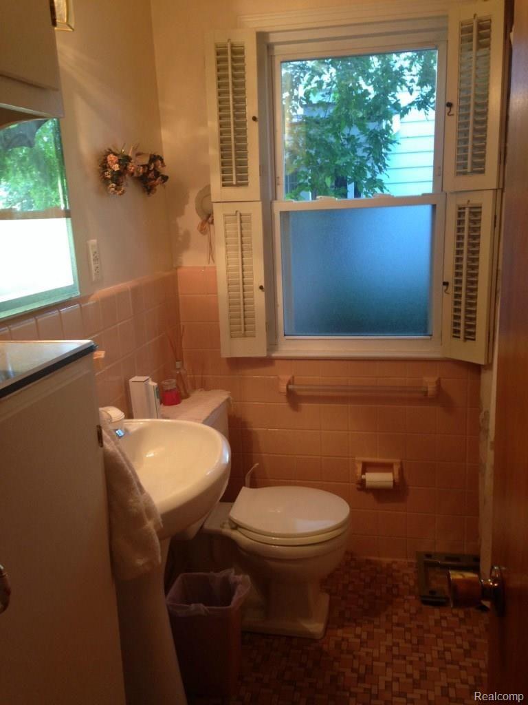 2411 Crooks Road Royal Oak, MI 48073 - Photo 9 of 19 photo 2.jpg