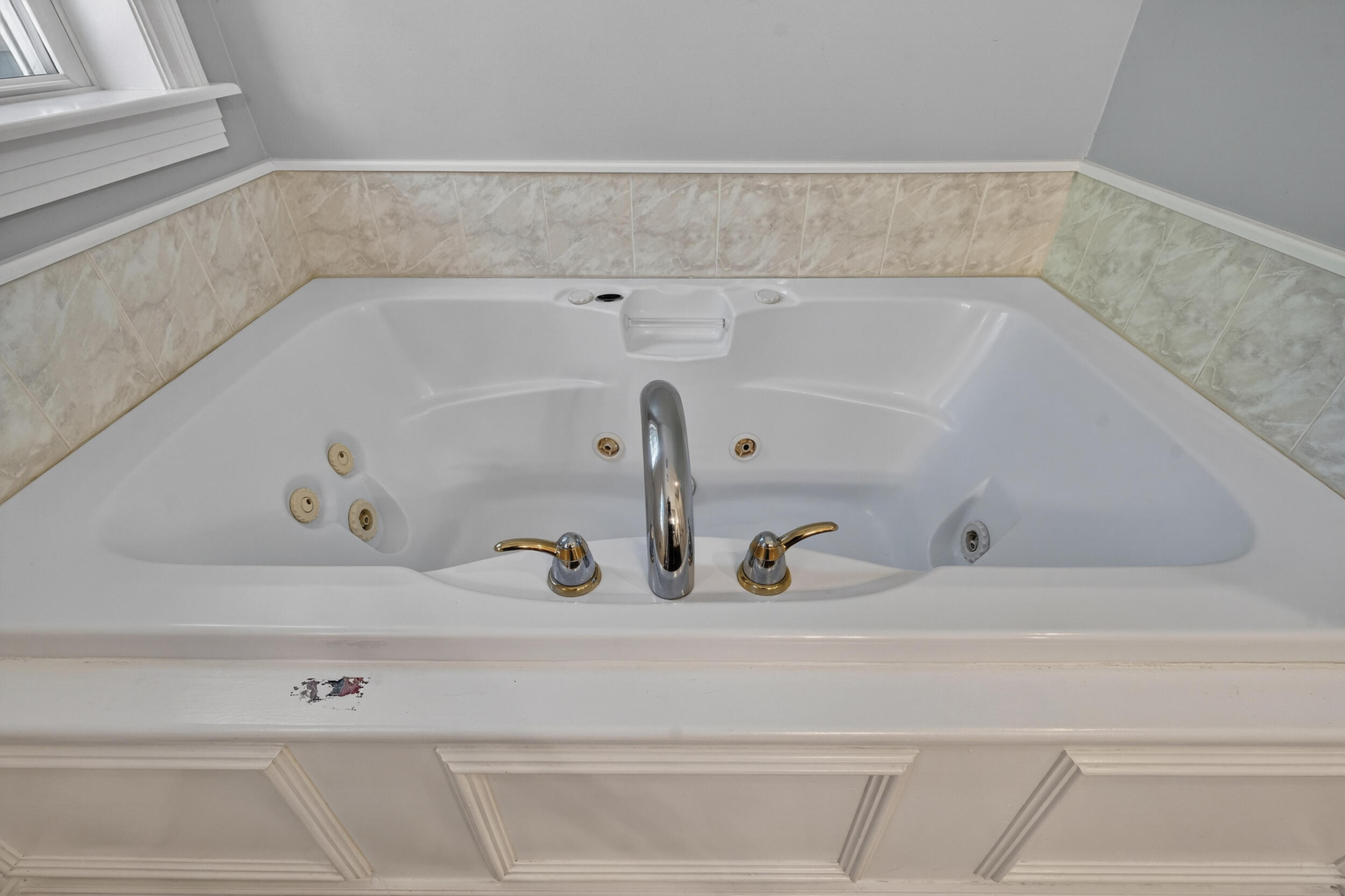 33 Taywood Road Auburn, ME 04210 - Photo 41 of 75 zetted tub