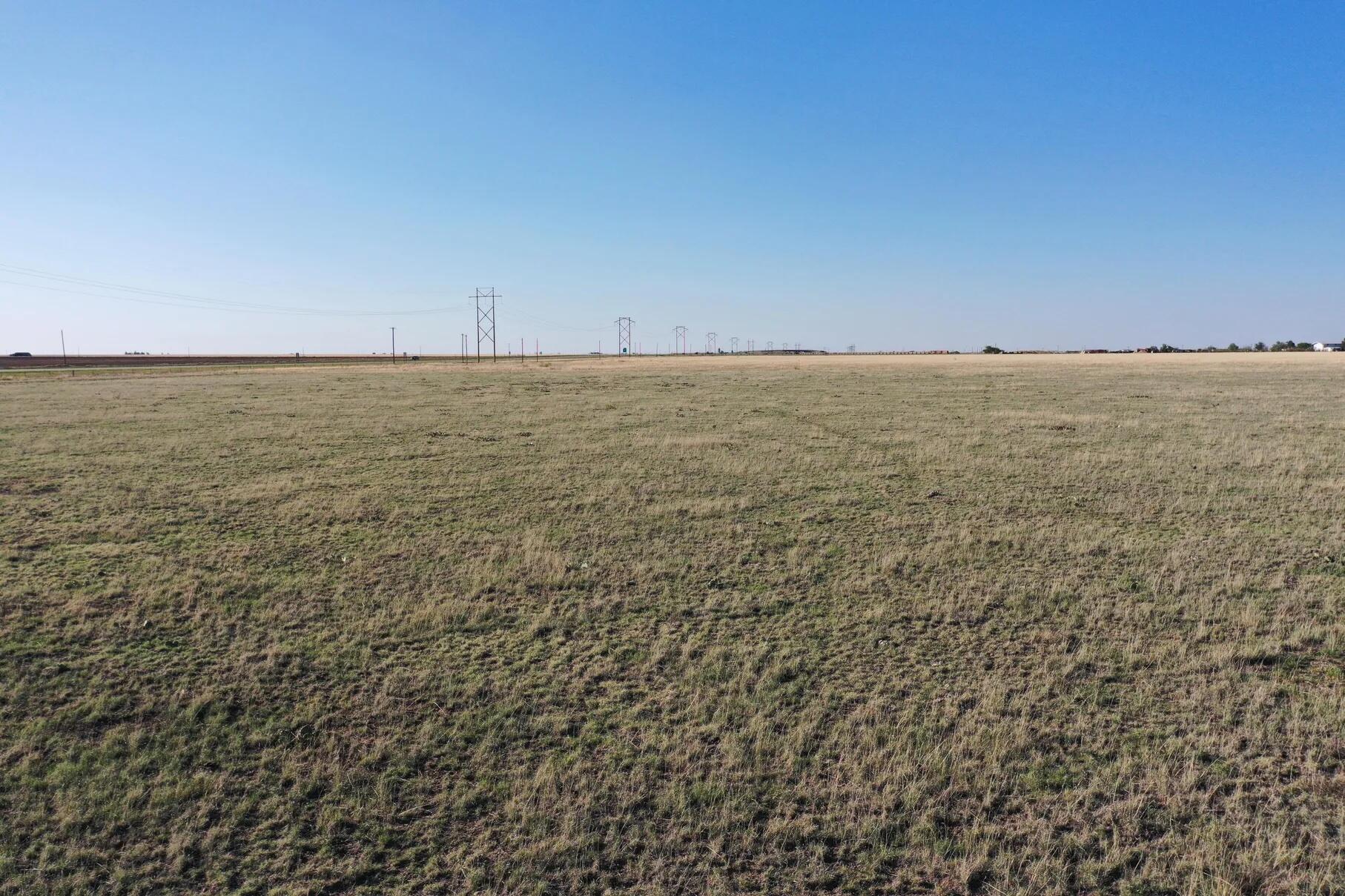 27 Frontage Road Tulia, TX 79088 - Photo 2 of 3 a view of an ocean