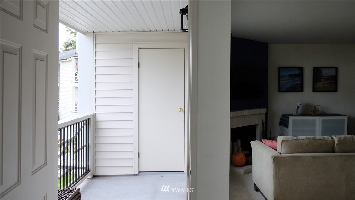 12404 East Gibson Road, Unit J205 Everett, WA 98204 - Photo 15 of 25