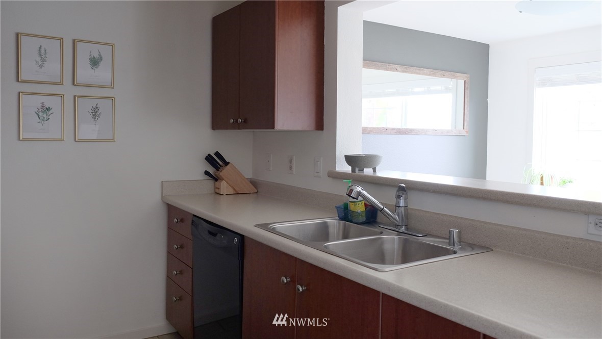 12404 East Gibson Road, Unit J205 Everett, WA 98204 - Photo 17 of 25
