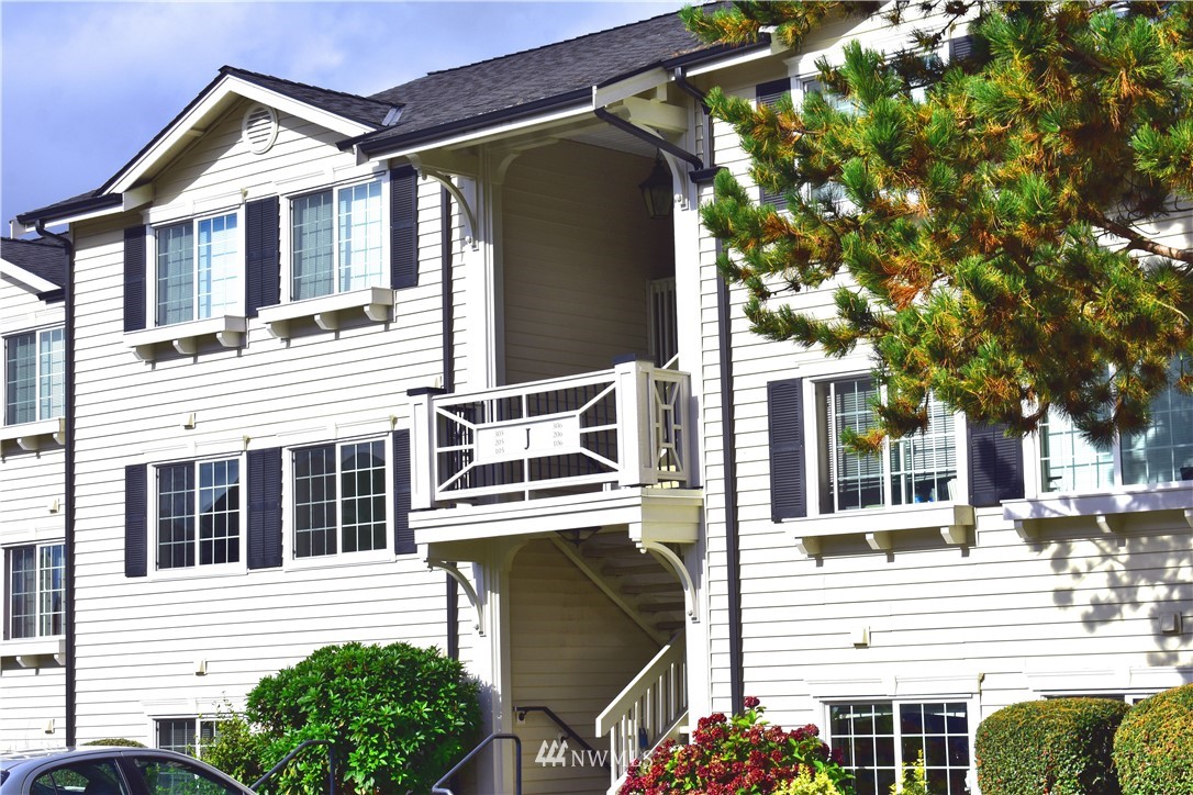 12404 East Gibson Road, Unit J205 Everett, WA 98204 - Photo 20 of 25